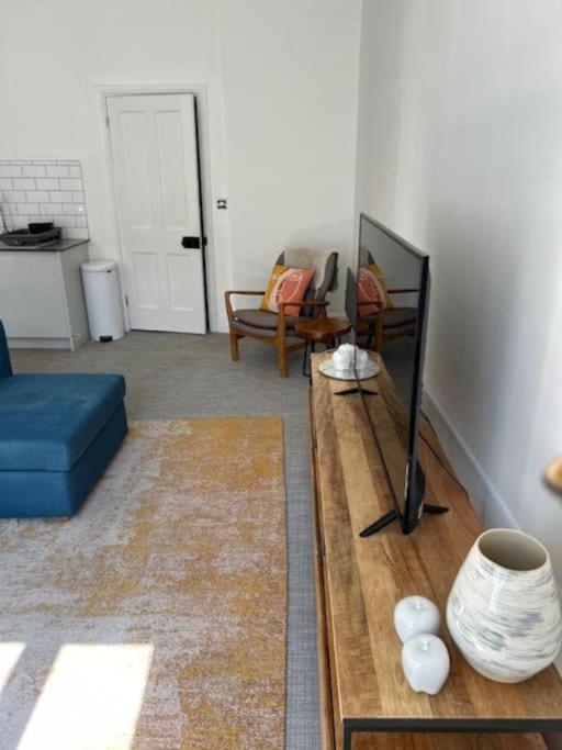Modern Apartment Within Historic Chester City Walls Exterior photo